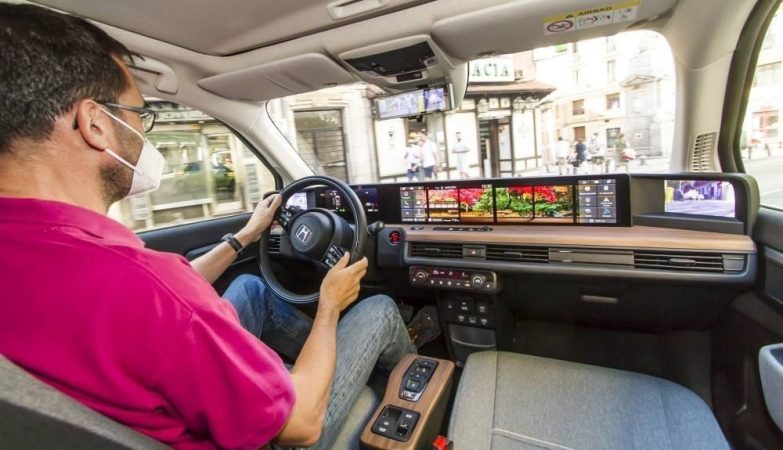 Honda E1 con retrovisores digitales Merca2.es