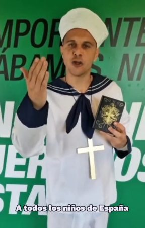 La increíble recopilación de chistes de Joaquín 15 Merca2.es Joaquín y su disfraz de comunión