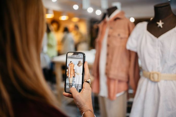 La cazadora vaquera rosa de 17 € de Lidl