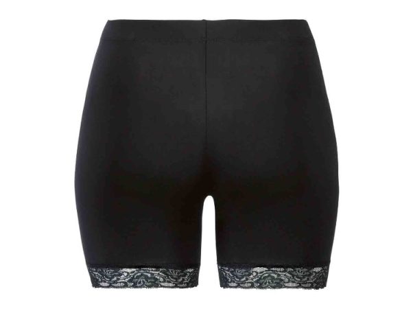 Aunque este de color negro con encajes puede ser algo menos discreto, es perfecto para llevar una noche especial y que no desentone con nuestra lencería y Lidl lo tiene