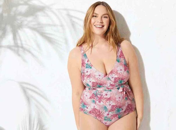 Con una falda de lentejuelas