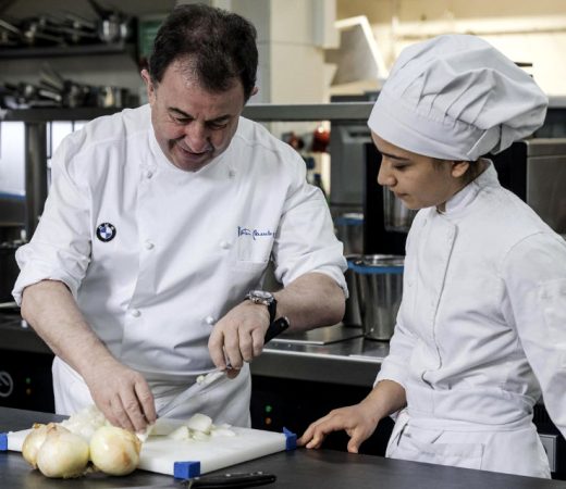 Martín Berasategui y una de sus chefs