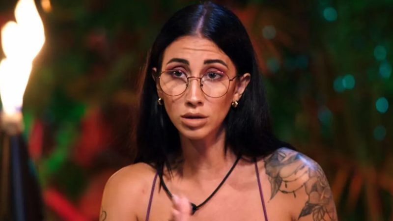 Naomi comenta el vídeo de Adrián