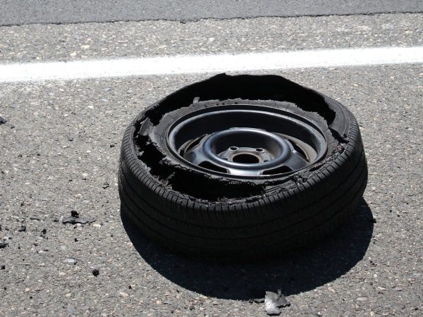 Neumatico reventado Merca2.es