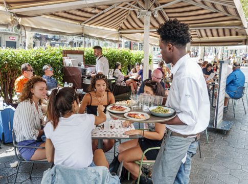 Los bares y restaurantes ‘desnudan’ el verdadero negocio del delivery Los bares y restaurantes ‘desnudan’ el verdadero negocio del delivery