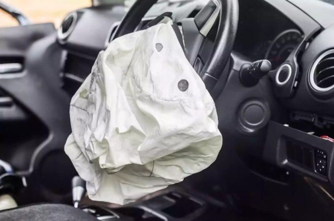 Estos son los coches con problemas de seguridad según la OCU 53 Merca2.es ¿Qué hacer si tu coche tiene un airbag fabricado por Takata?