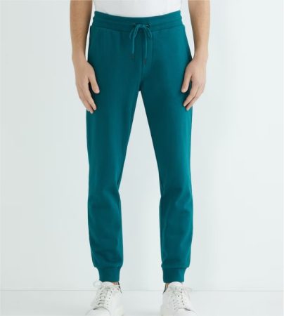 Inside, Sfera y más: renueva tu armario con los pantalones por menos de 25 euros de El Corte Inglés 94 Merca2.es Pantalón de hombre jogger deportivo el corte ingles