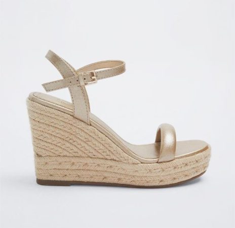 Sandalias de cuna de mujer con hebilla en dorado Merca2.es