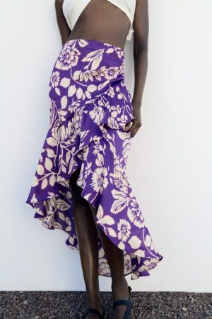 Zara consigue estilizar tu cintura con esta espectacular falda 14 Merca2.es La puedes encontrar en colores y estampados diferentes