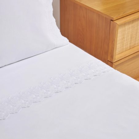 Aitana comparte sus textiles para el hogar favoritos con El Corte Inglés y sus fans