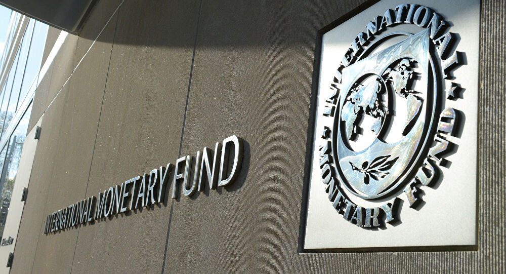 La política fiscal puede ayudar a los bancos centrales a subir menos los tipos, según FMI