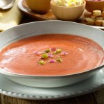 Madre mía el gazpacho: el ingrediente «prohibido» de los chefs que lo hace adictivo (y sin remordimientos)