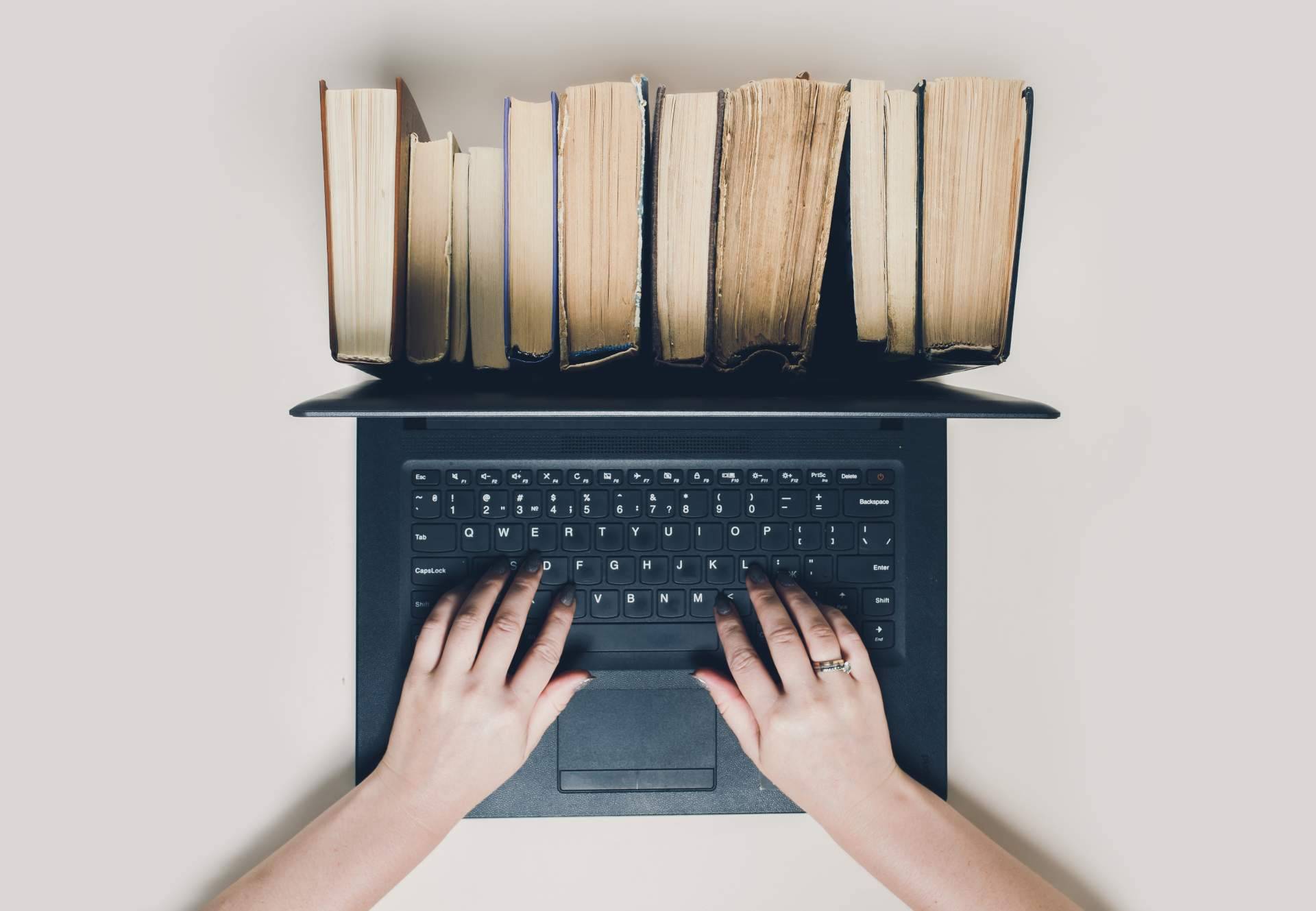 Ayuda Universitaria explica cómo hacer una bibliografía