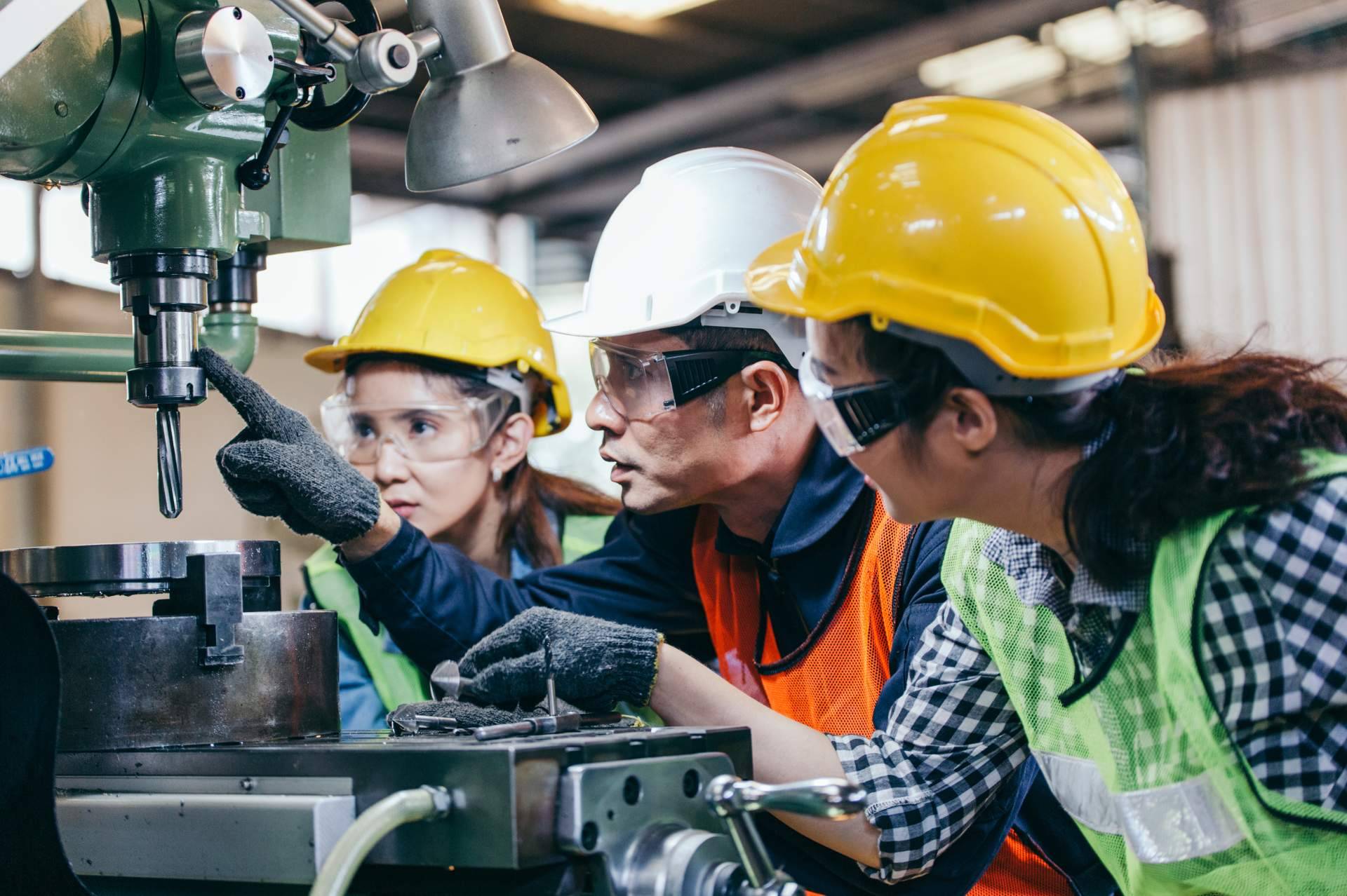 ¿Por qué es importante la capacitación industrial certificada en las empresas?
