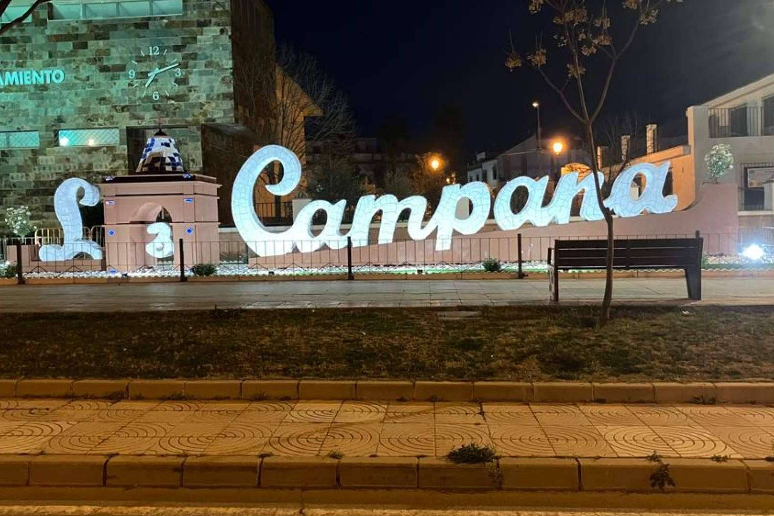 MobuArteX sobre la mezcla del mobiliario urbano con la artesanía tradicional