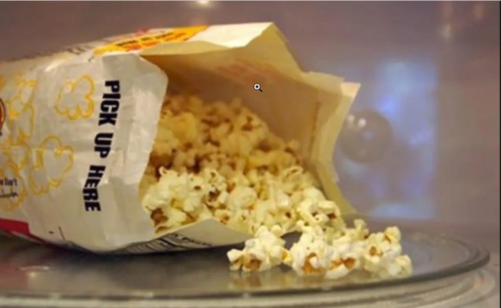 El peligroso componente que llevan las palomitas de supermercado 33 Merca2.es El tema está en las palomitas de supermercado para microondas
