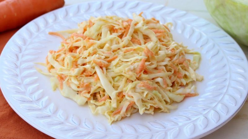 Ingredientes de la ensalada de col americana