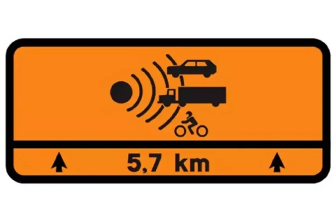 senal de la dgt en carreteras convencionales 6310676c36438 Merca2.es