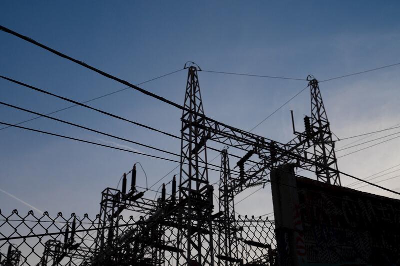 El precio de la luz repunta este viernes un 16%, hasta los 60,27 euros/MWh
