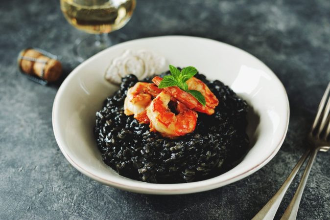 Arroz negro con gambas