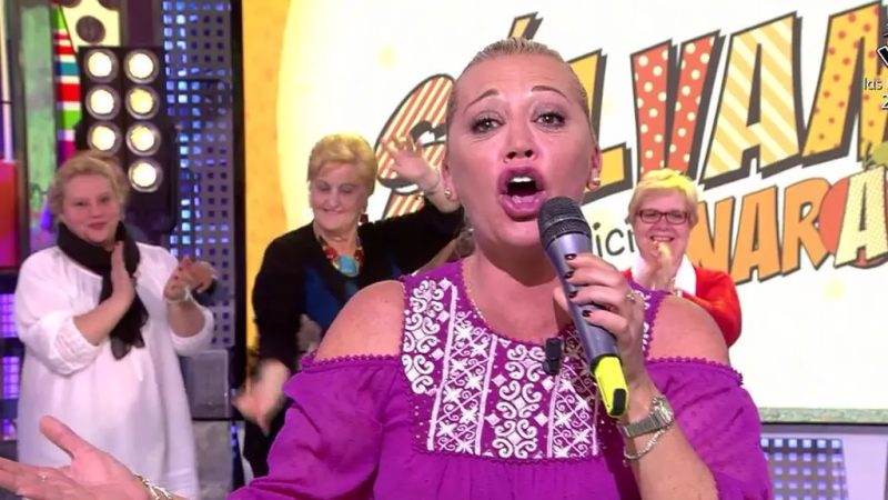 Belén Esteban cantando
