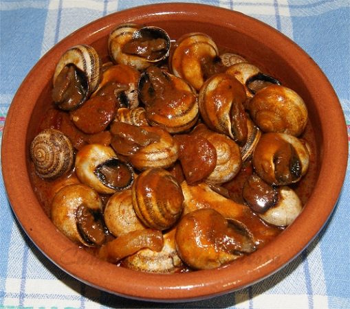 ¿Cómo hacer cabrillas en salsa de tomate?