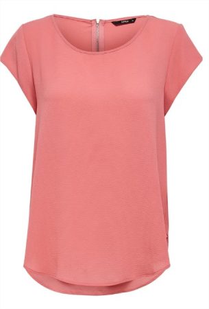 El Corte Inglés nos 'regala' estos básicos de armario para llevar a diario 7 Merca2.es Camiseta de mujer de manga corta y cuello redondo Merca2.es