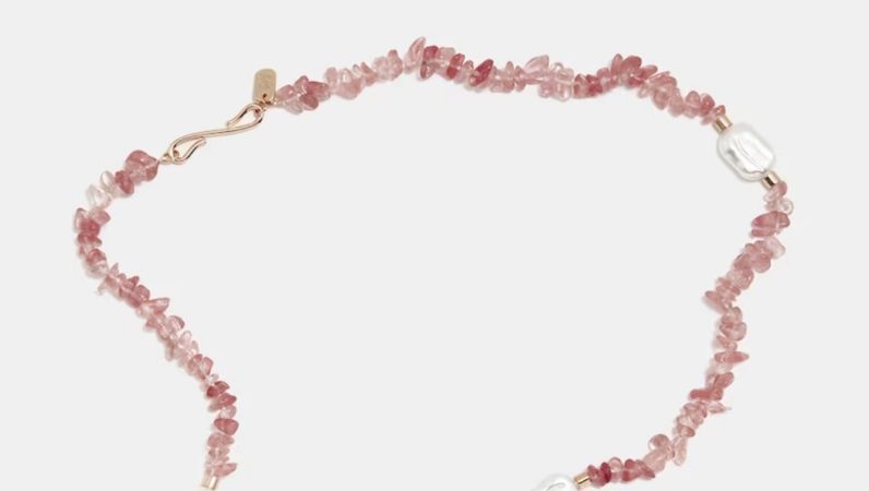 Tous, Pandora y más: joyas elegantes de El Corte Inglés con rebaja en su web 7 Merca2.es Collar Cala con perla y piedra natural Merca2.es