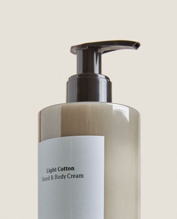 Zara Home desata la locura con esta crema de manos y cara que deja la piel perfecta por 5,99 euros 4 Merca2.es Crema light cotton Zara Home 5 Merca2.es