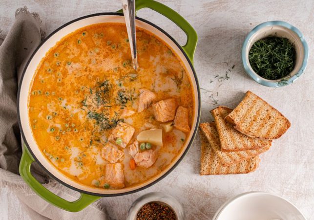 Echa el salmón a la olla