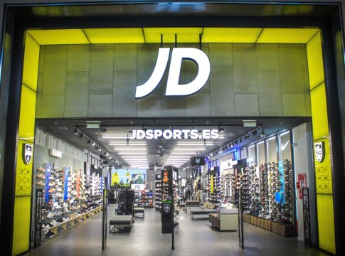 Nike, Adidas y New Balance llenan las arcas de JD Sports con nuevos productos Nike, Adidas y New Balance llenan las arcas de JD Sports con nuevos productos