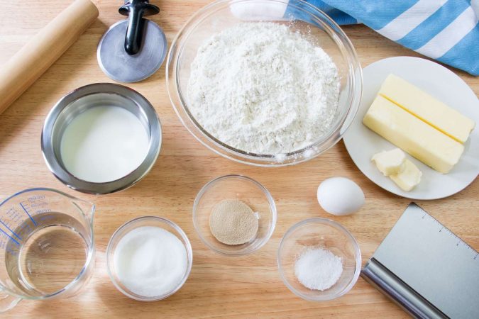 Ingredientes para los cruasanes de mantequilla con chocolate