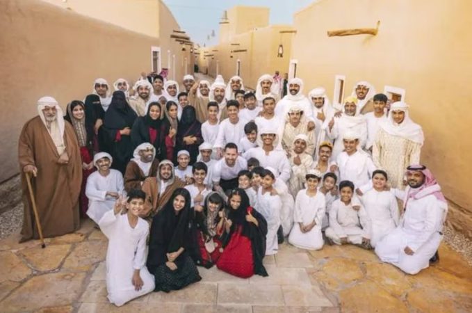 Se llevó hasta a jugadores del equipo francés en el que milita en su ‘viaje’