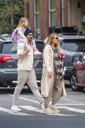 Blake Lively opina que es un excelente profesional y una gran pareja y padre