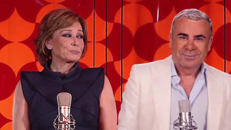 Mila Ximénez canta con Jorge Javier Vázquez