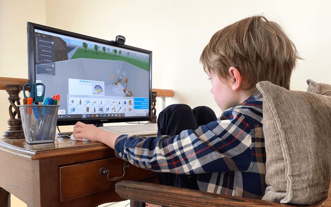 Roblox, con 3.600 millones de ingresos, se la juega metiendo publicidad que los niños no quieren