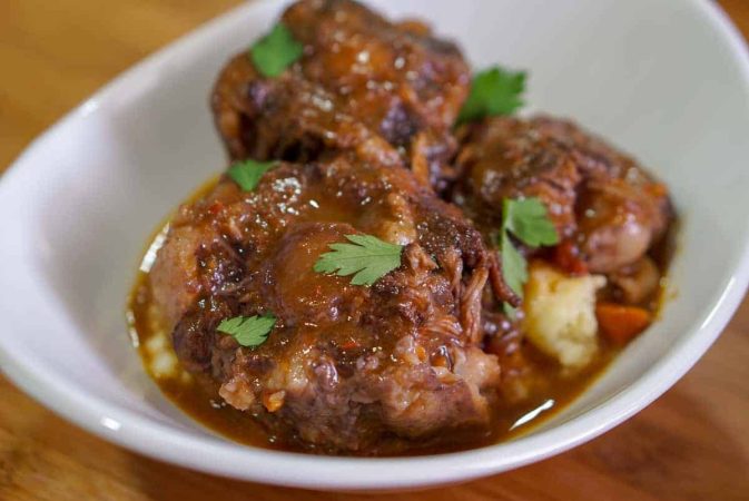 Estofado de rabo de toro cordobés: Un manjar tradicional 17 Merca2.es Rabo de toro 'express', sabroso y rápido de hacer