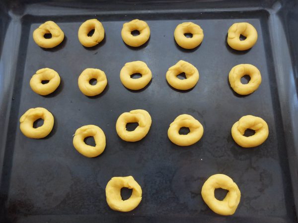 Es el momento de formar las rosquillas