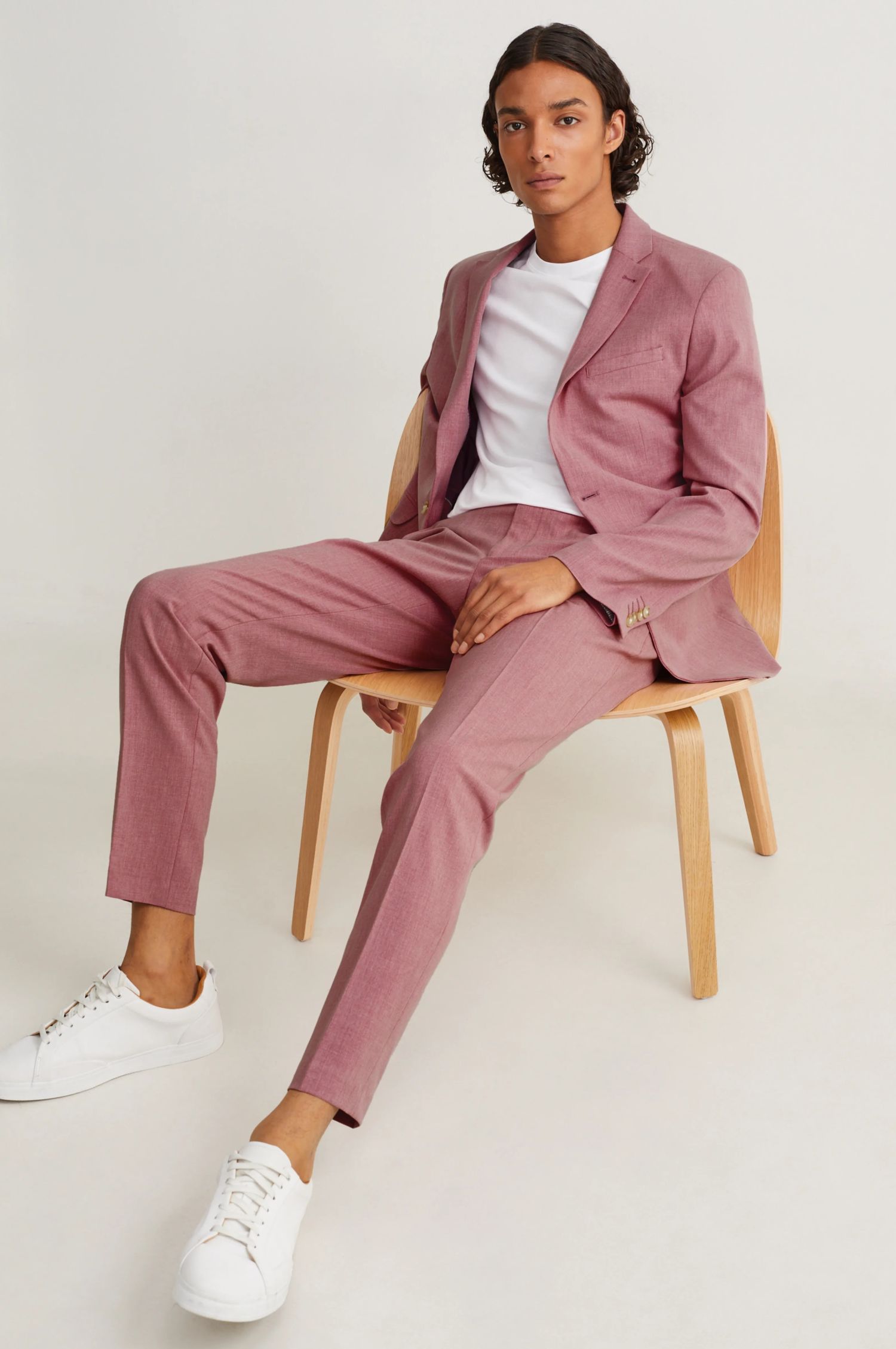 C&A tiene el traje de hombre perfecto para los eventos de este verano