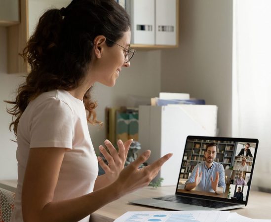 Videollamada con tablet Merca2.es