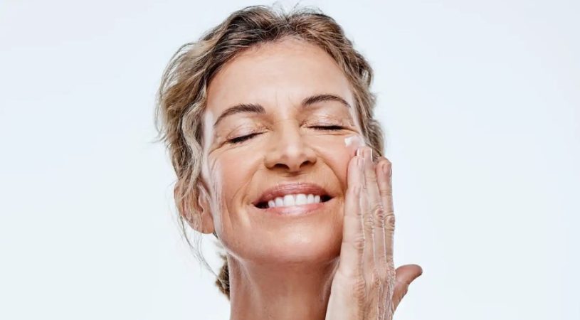 Estos son los bulos más frecuentes sobre el ácido hialurónico, los desmontamos 26 Merca2.es Los retoques ya no son tabú tanto para hombres como para mujeres