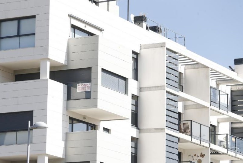 Cae la compraventa de viviendas un 5,7% en marzo