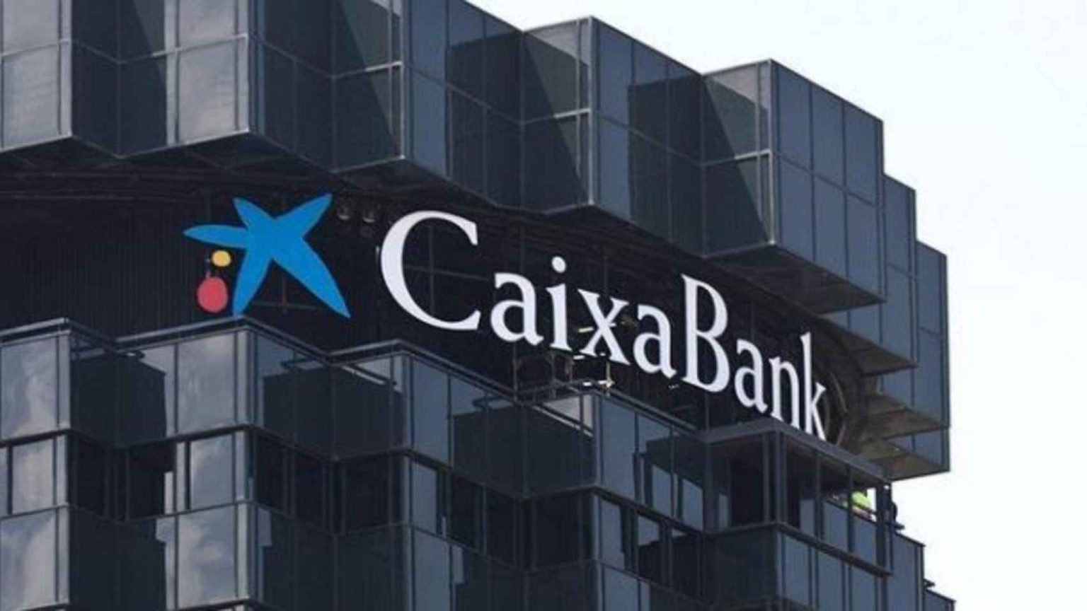 CaixaBank bajo presión: tipos altos, crédito débil y la expectativa de ...