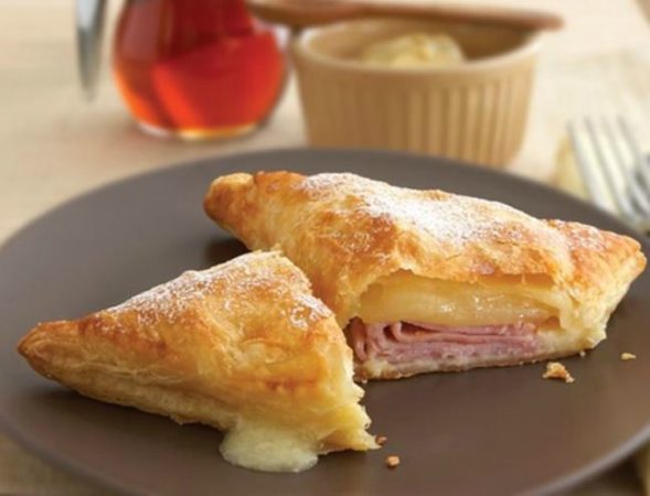 Para los rollitos o espirales de tapenade en forma de canapés de hojaldre