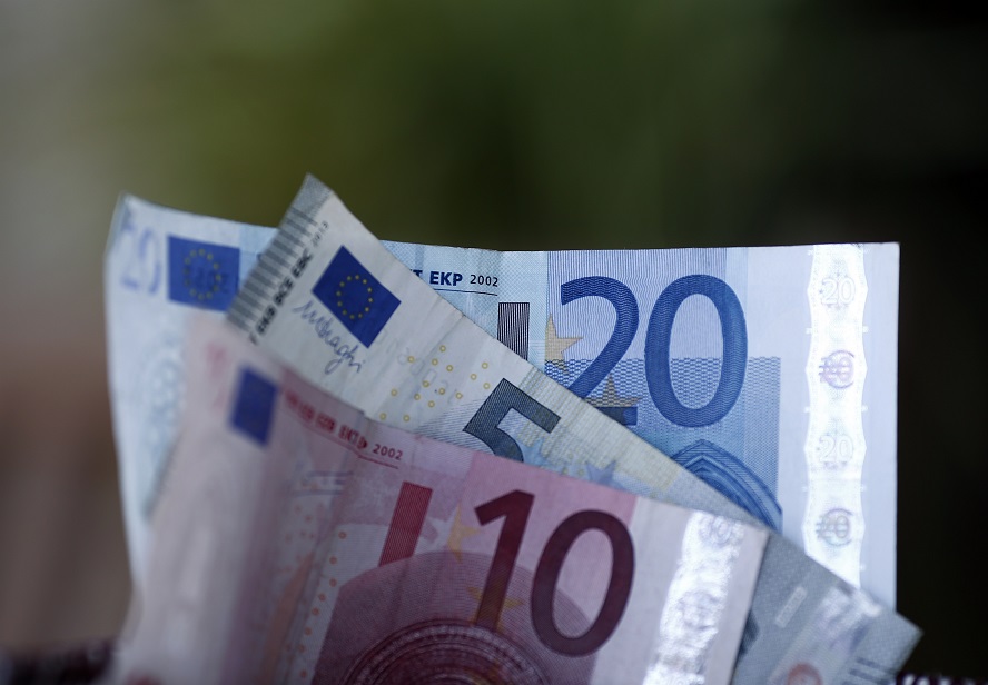 Caixabank, BBVA, Banco Santander, Bankinter y Banco Sabadell marcan el paso con los créditos a consumo antes de las fiestas