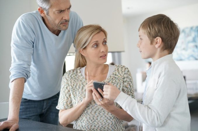 Hablar con tus hijos es importante, pero también hay que usar otras alternativas