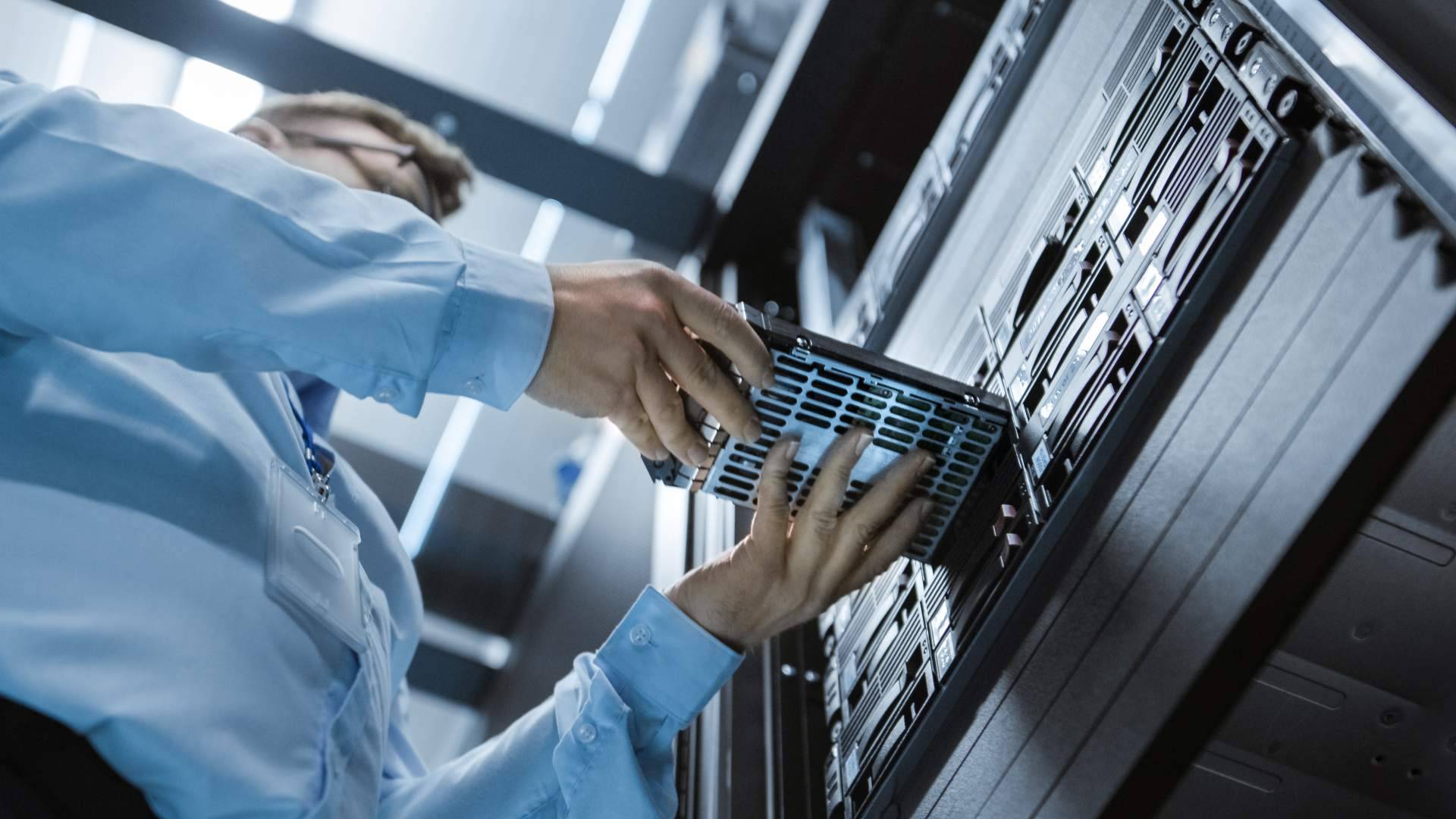 Una necesidad para la protección y recuperación de datos son las soluciones de continuidad de negocio, los backups fuera de las oficinas