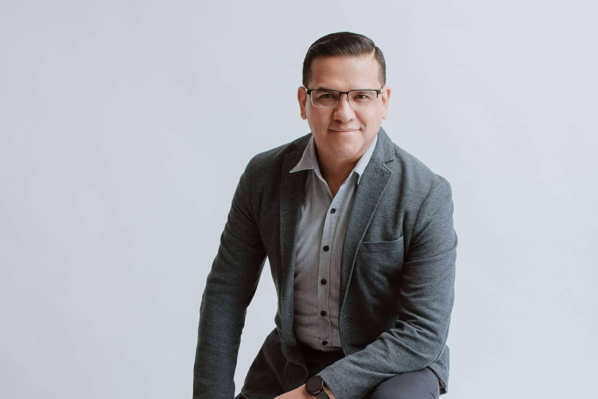 Dos nuevas soluciones relacionadas con el marketing y la IA diseñadas por Beto López, consultor de marketing y publicidad