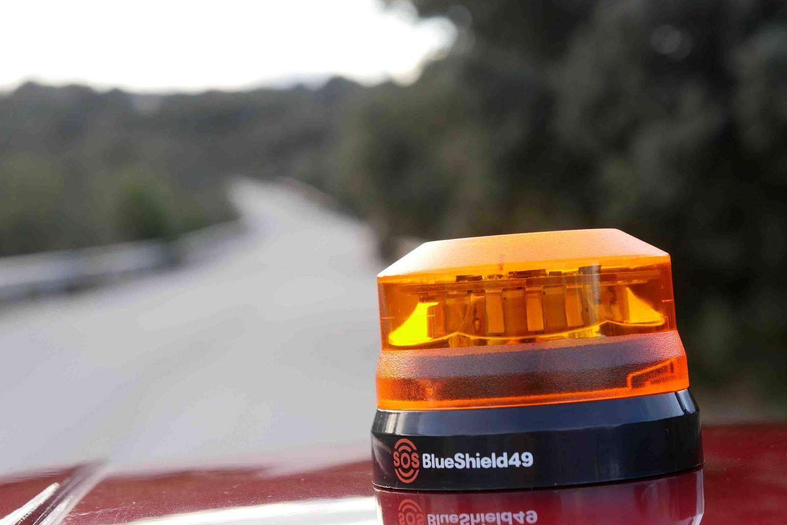 El cambio del Triángulo de Emergencia por la luz de emergencia V-16 homologada por la DGT