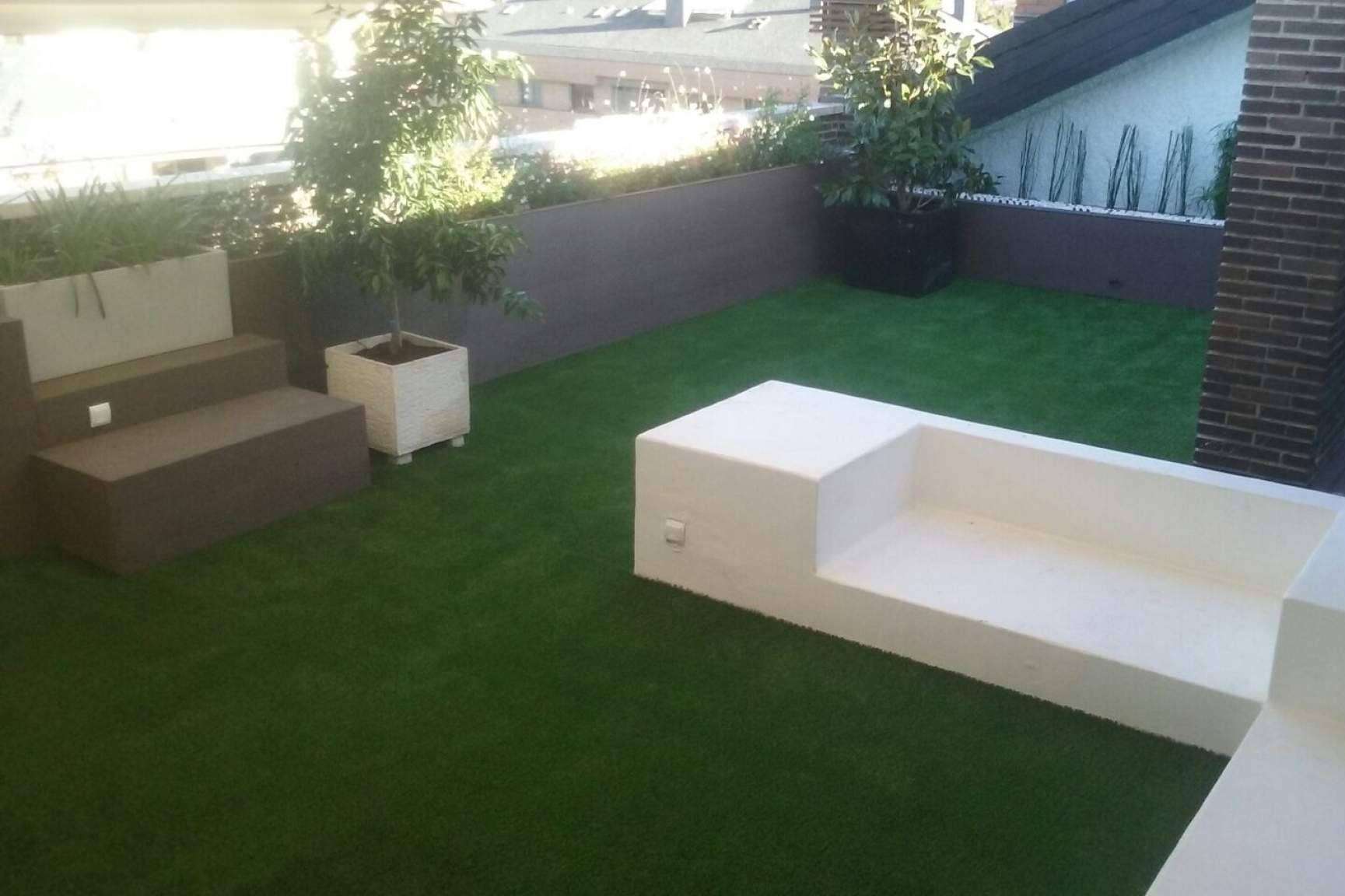 Césped artificial para terrazas y balcones con la calidad que brinda Albergrass
